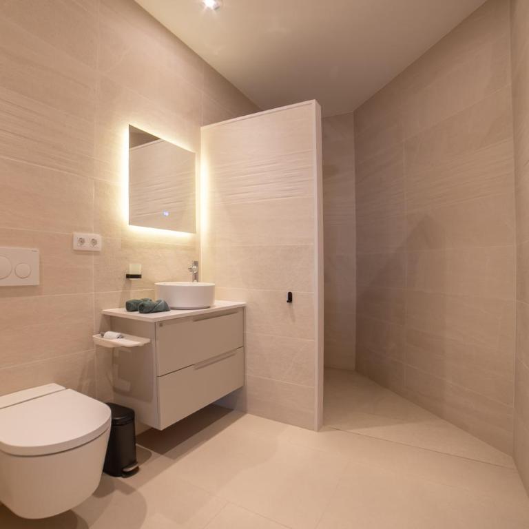 Janmarsol - Three-Bedroom Premium Apartment with Balcony - 6