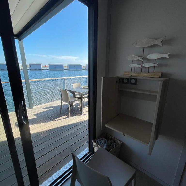 Les Ilots de Gruissan - Hébergement Bateau Lodge 1 Chambre pour 2 Personnes - Côté Yacht Club - 11