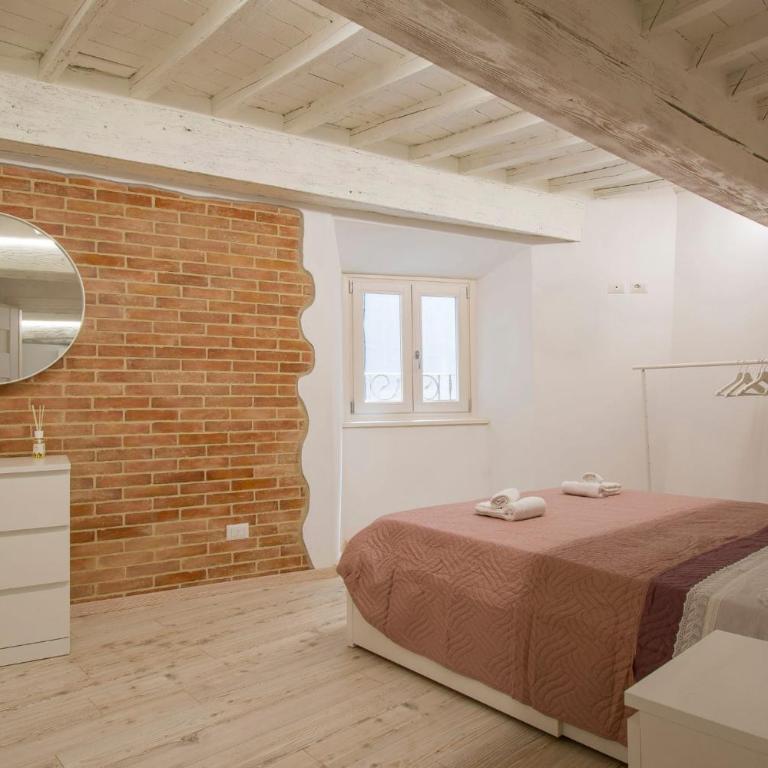 GuestHost - Casa di Alice - Elegance in the Centre - Two-Bedroom Apartment - 2