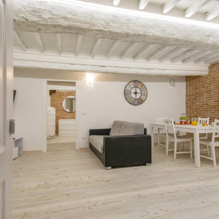GuestHost - Casa di Alice - Elegance in the Centre - Two-Bedroom Apartment - 6