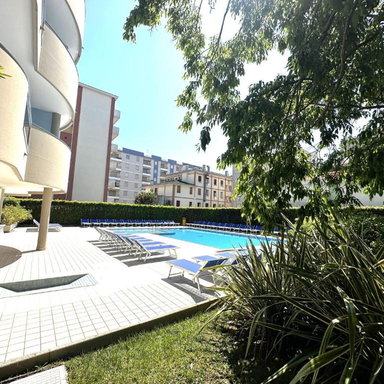 Flat with terrace in residence 50m from the sea - Appartamento - 16