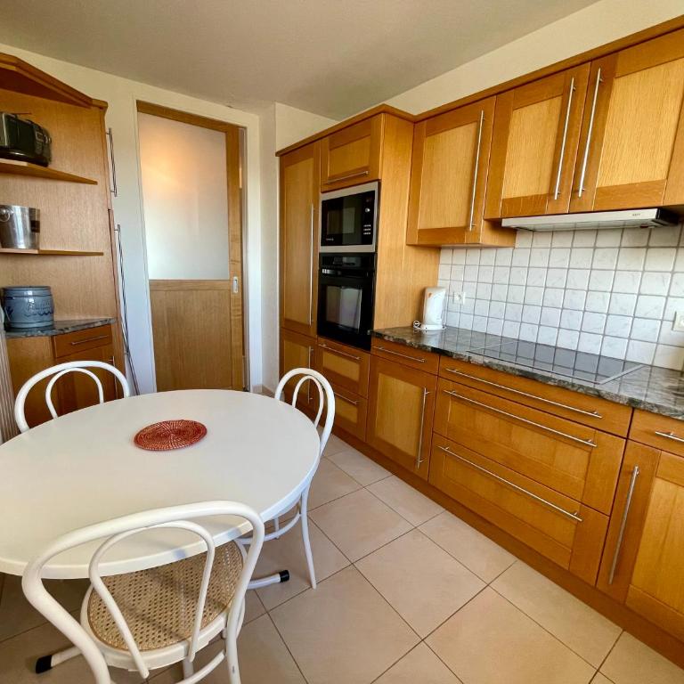 Spacious Bay View La Baule floor 9 Parking - Appartement 2 Chambres - 22