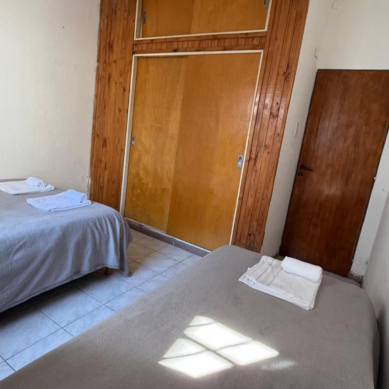 Rustic house with large patio, two blocks from the river - Casa de 3 dormitorios - 5