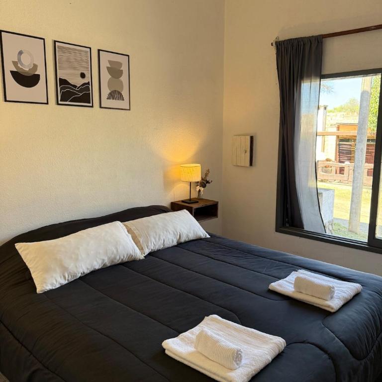 Rustic house with large patio, two blocks from the river - Casa de 3 dormitorios - 10