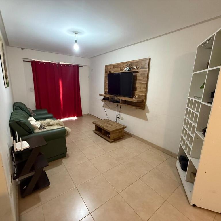 Excellent apartment, great location - Three-Bedroom Apartment - 1