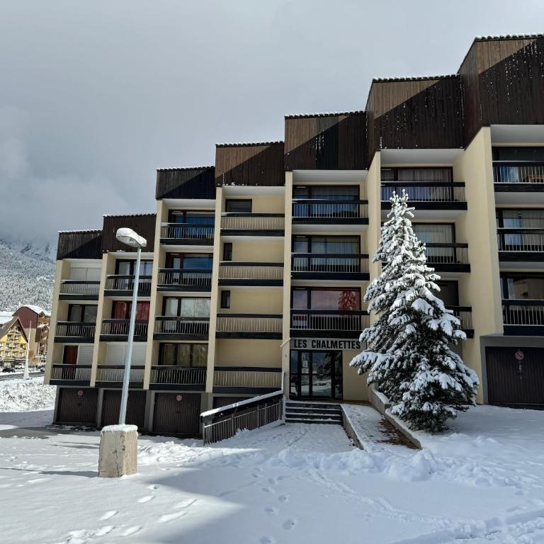 Studio Les Chalmettes 4 Personnes au pied des Pistes Wifi - Balcon - Parking - Apartamento de 1 dormitorio con balcón y vistas a la montaña - 53