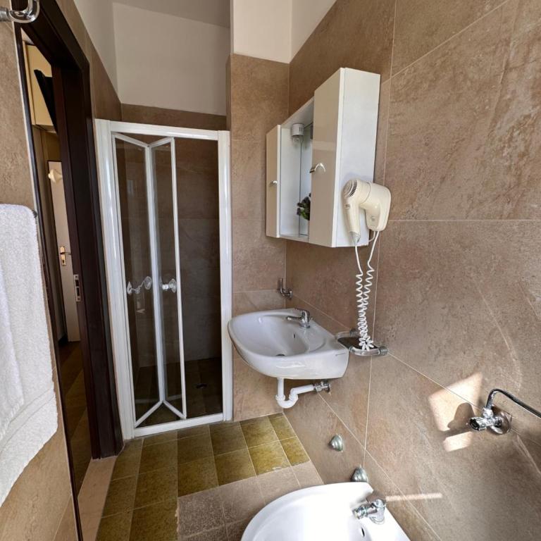 Hotel Splendid Suisse - Camera Standard Matrimoniale/Doppia con Letti Singoli con Vista Mare - 2
