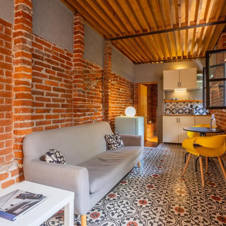 Mina 32 - Coyoacan - Queen Room - 1