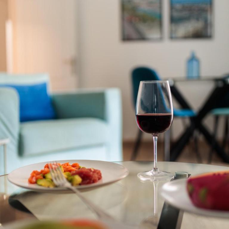 Cozy and Modern Apartment in Poblenou 3 Bedrooms Perfect for 4 Guests - Three-Bedroom Standard Apartment - 16