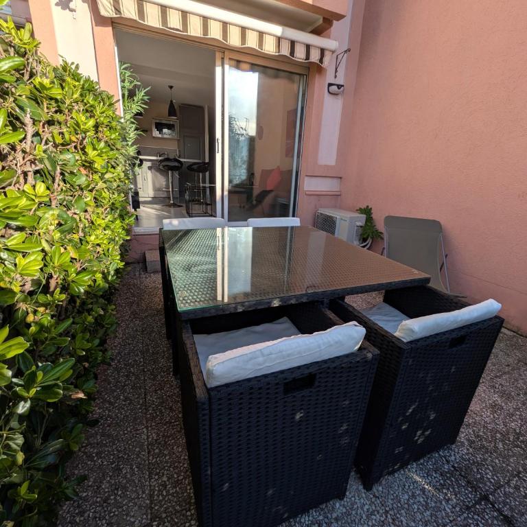 L'Oasis - T2 avec jardin - Piscine - Clim - Parking & Plage à 200m - Appartement 1 Chambre - 24