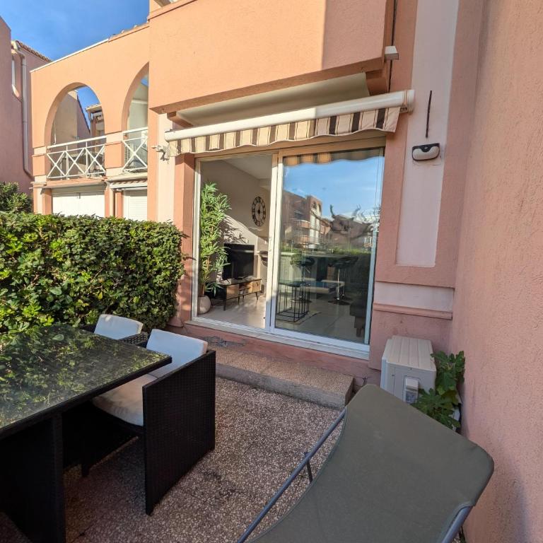 L'Oasis - T2 avec jardin - Piscine - Clim - Parking & Plage à 200m - Appartement 1 Chambre - 26