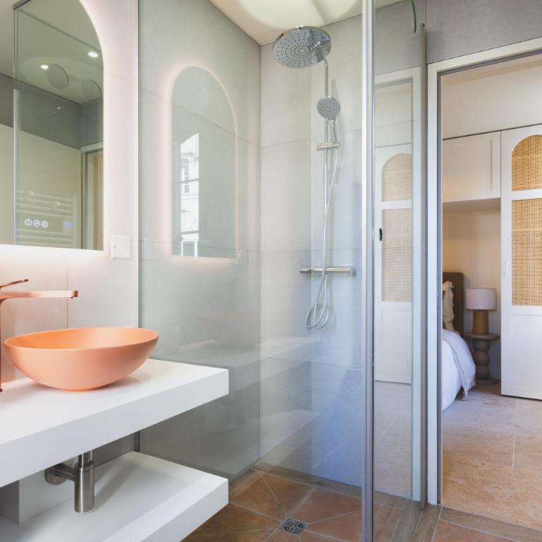 2 pièces d'architecte face aux Thermes - Appartement 1 Chambre - 5