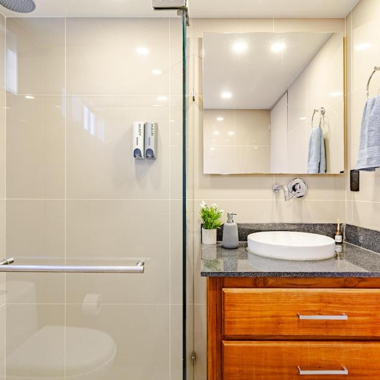 Stylish Apartment in El Poblado with Terrace & BBQ - One-Bedroom Apartment - 9