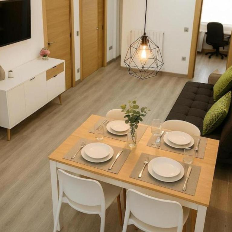 Check-in 24H PLAZA ESPAÑA AMPLIO Centro planta 4 - Three-Bedroom Apartment - 1