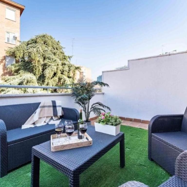 Luxury 7 Bdr Villa Terrace & Parking by TuriVida - Apartment - 4