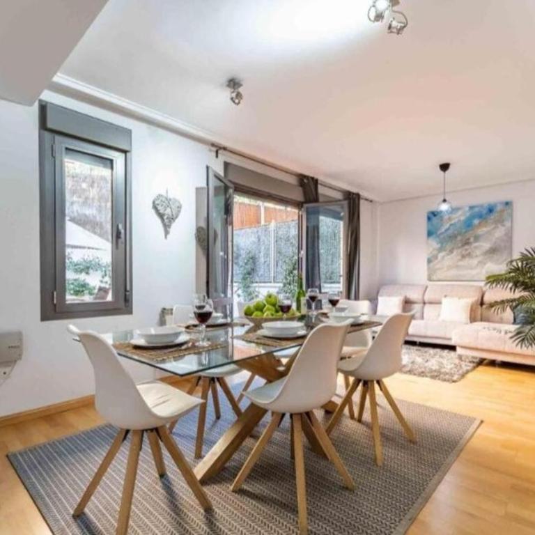 Luxury 7 Bdr Villa Terrace & Parking by TuriVida - Apartment - 17