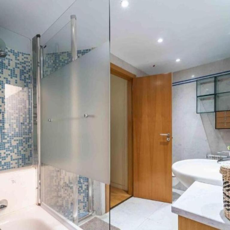Luxury 7 Bdr Villa Terrace & Parking by TuriVida - Apartment - 26