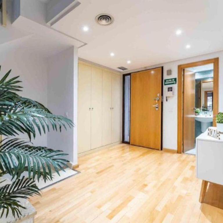 Luxury 7 Bdr Villa Terrace & Parking by TuriVida - Apartment - 25