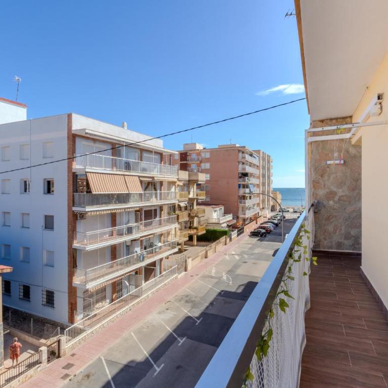 Sun and Sea - Perfect stay next to the airport - Apartamento - 24
