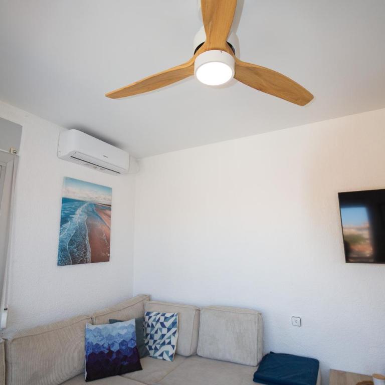 Sun and Sea - Perfect stay next to the airport - Apartamento - 44