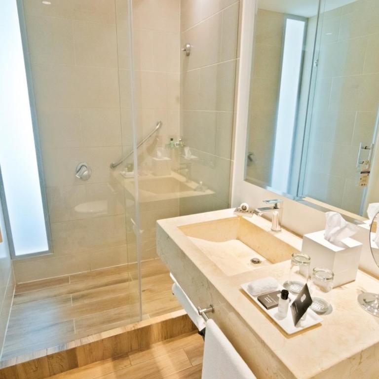 Sonesta Hotel Bucaramanga - King Room - 2