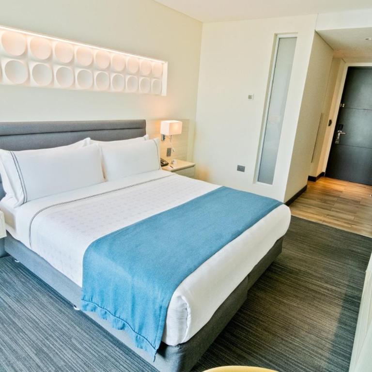 Sonesta Hotel Bucaramanga - King Room - 3