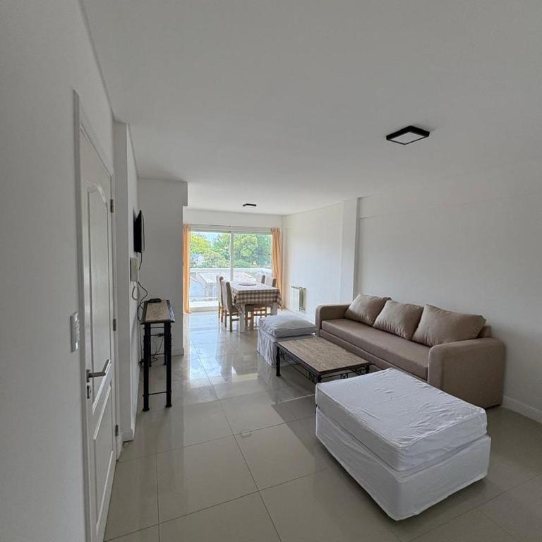 Departamento 2 amb amplio y luminoso - One-Bedroom Apartment - 1