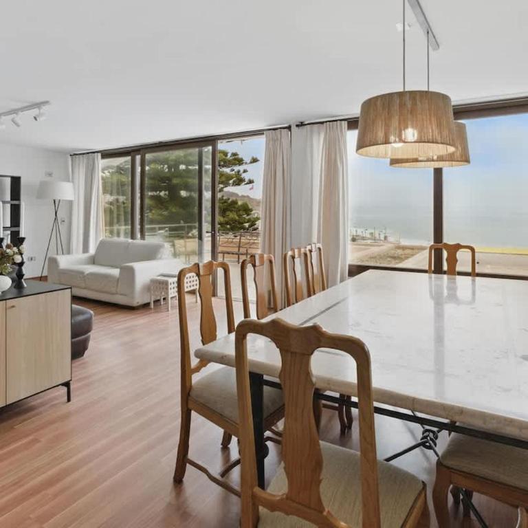 Spacious ocean view apt - 3 min walk - Apartment - 19