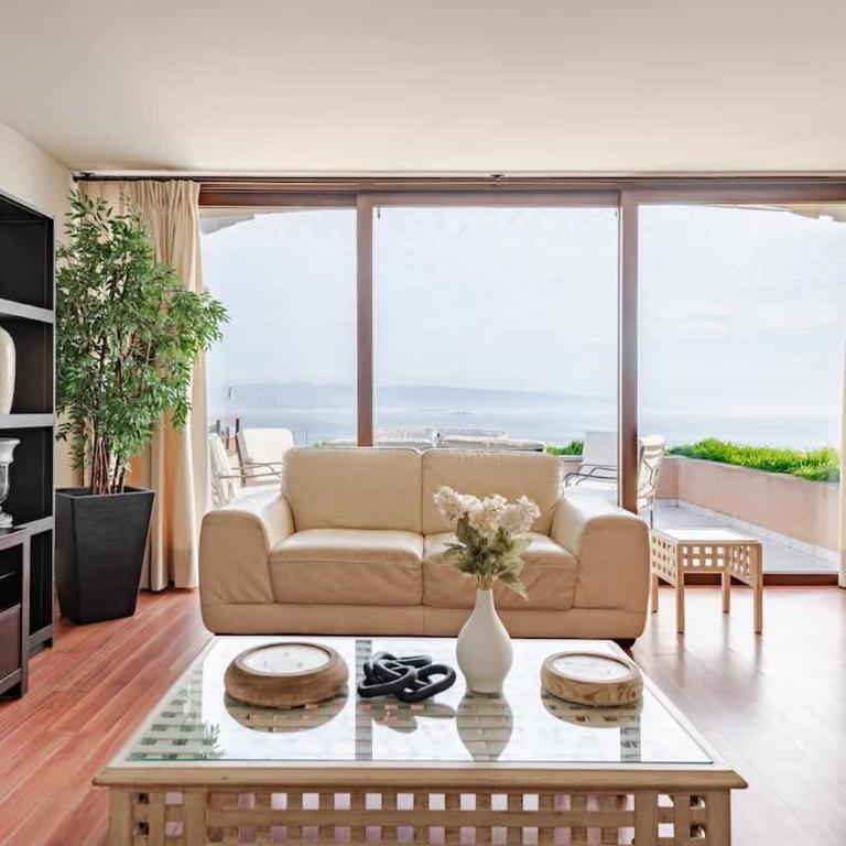 Spacious ocean view apt - 3 min walk - Apartment - 1