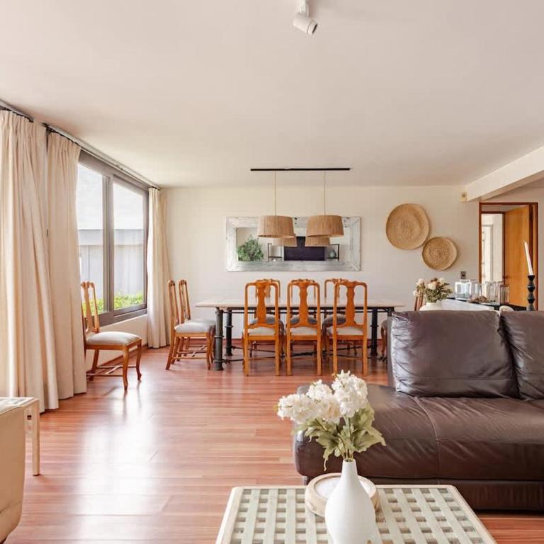 Spacious ocean view apt - 3 min walk - Apartment - 20