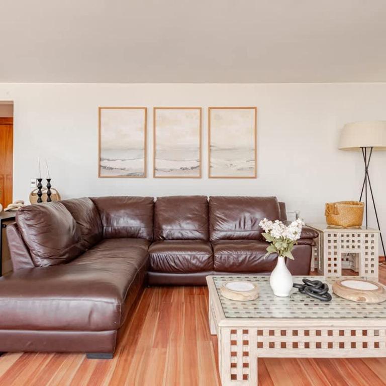 Spacious ocean view apt - 3 min walk - Apartment - 5