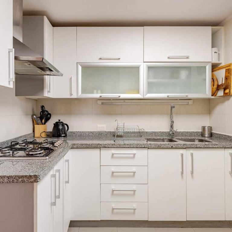 Spacious ocean view apt - 3 min walk - Apartment - 12