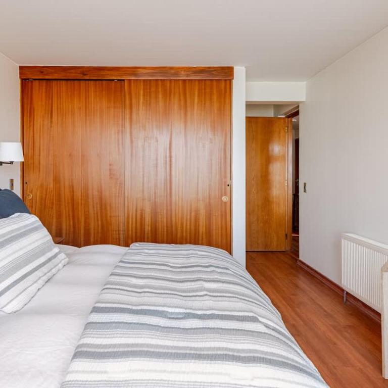 Spacious ocean view apt - 3 min walk - Apartment - 27