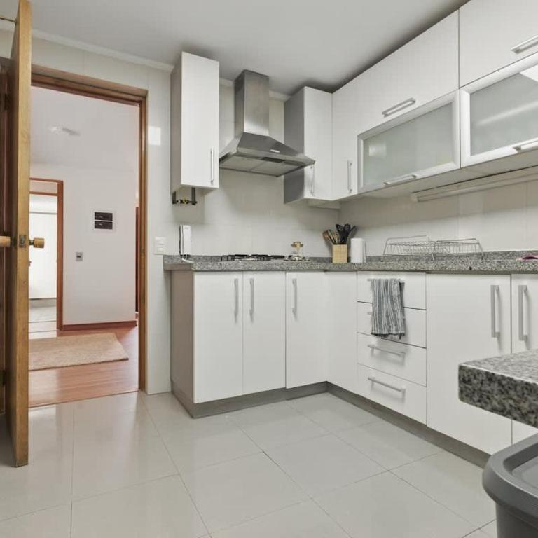 Spacious ocean view apt - 3 min walk - Apartment - 2