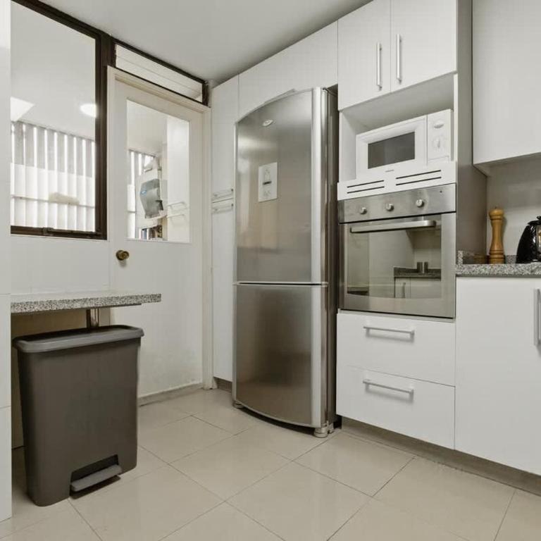 Spacious ocean view apt - 3 min walk - Apartment - 14