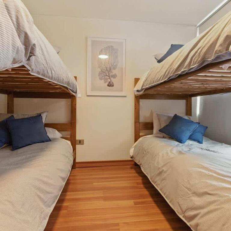Spacious ocean view apt - 3 min walk - Apartment - 36