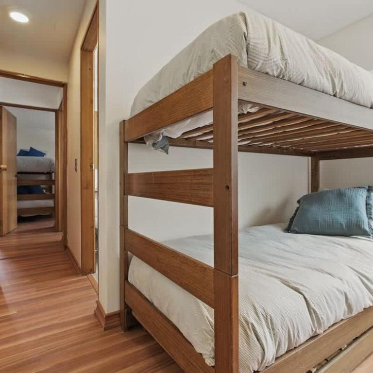 Spacious ocean view apt - 3 min walk - Apartment - 37