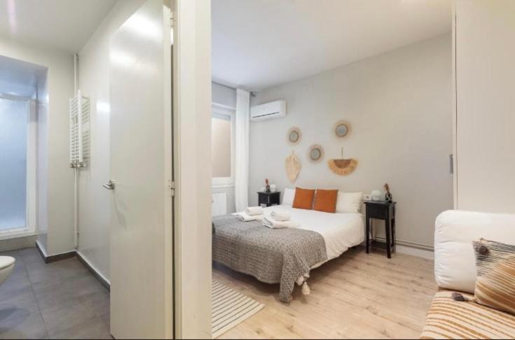 Diagonal Avenue Apartment - Three-Bedroom Apartment - 13
