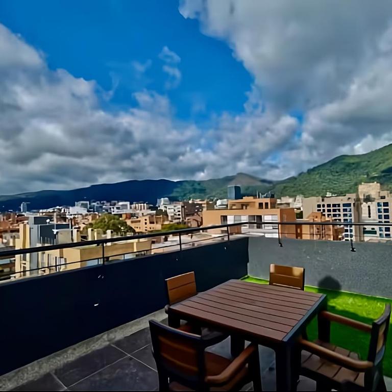 Moderno Studio con Rooftop y Vista a la Ciudad Zona 93 - Apartamento de 1 dormitorio - 4