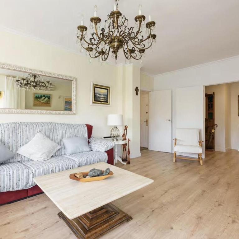 Holidays2Malaga Pedregalejo Terrace 150 mts beach - Apartamento con terraza - 2