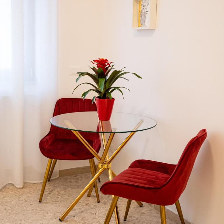 Accordi al Politeama - Camera Matrimoniale con Bagno Privato - 1