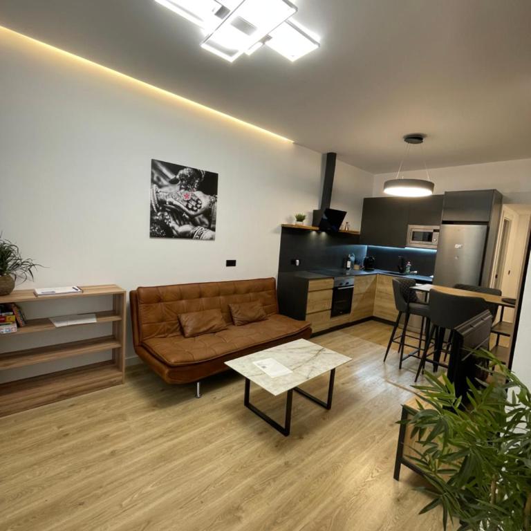 Alicante City Suite 1 - Two-Bedroom Apartment - 2
