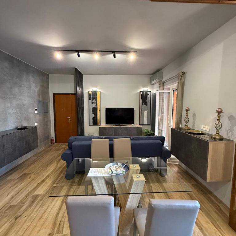 SPQR Luxury apartment with balconies !!! - One-Bedroom Apartment with Balcony - 2