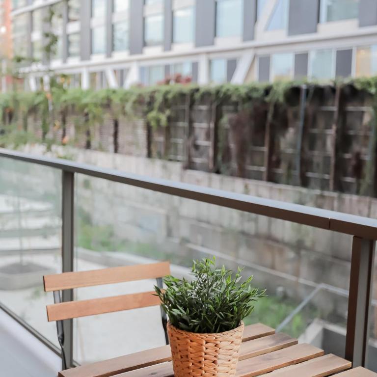 Riesco Suites by Andes STR - One-Bedroom Apartment with Balcony - Parking Included - 12