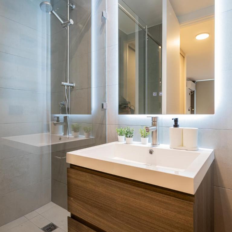 Riesco Suites by Andes STR - Two-Bedroom Apartment with Balcony - Parking Included - 6
