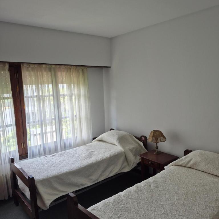 Casa con parque, 4 habitaciones, zona Villa Victoria Ocampo - Vacation Home - 45