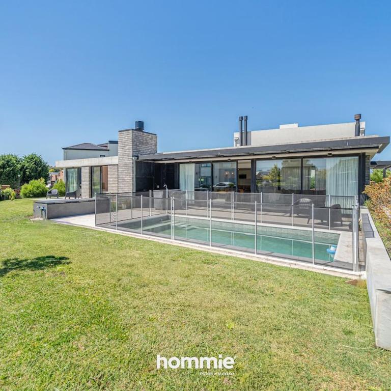 Casa con pileta en Rumencó Jóven - Casa - 19