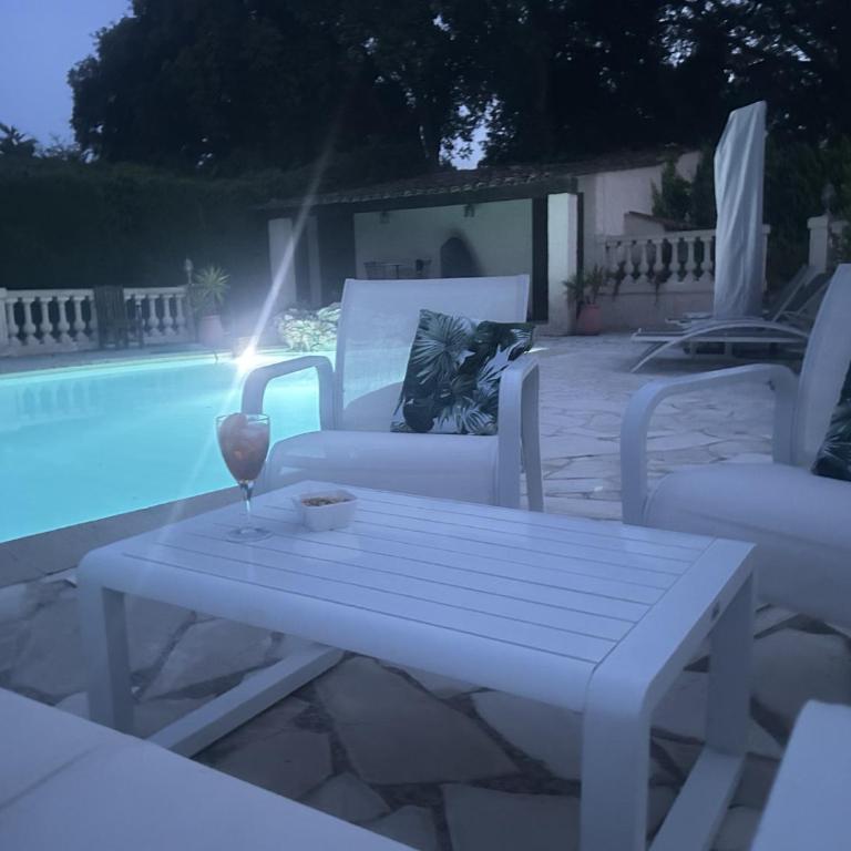 Domaine des Tuilières avec piscine - Villa Supérieure - 9