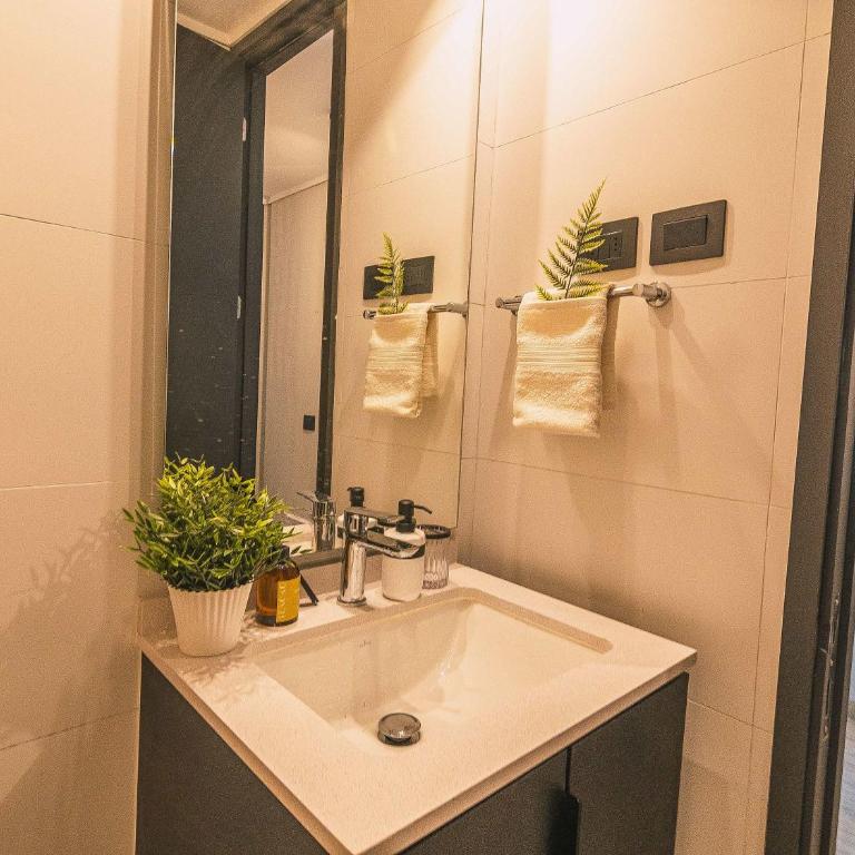 HOM I Excelente conectividad y seguridad LasCondes - Apartment - 10