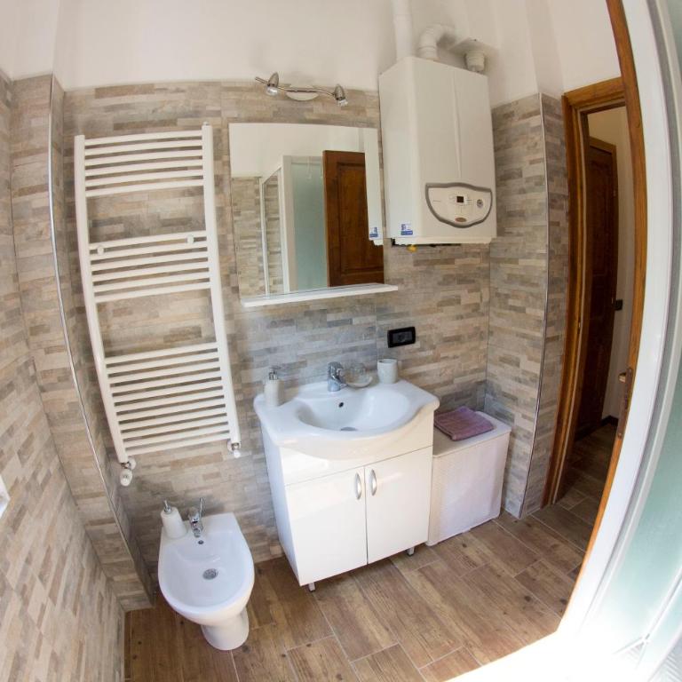 B&B Selvarossa - Camera Matrimoniale Standard con Bagno in Comune - 24
